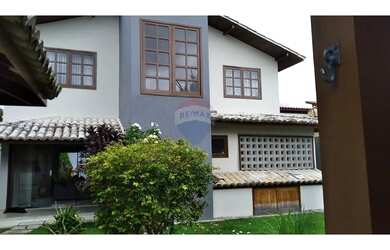 Imagem: A casa em condomínio possui 4 Dormitórios, 5 Banheiros, 2