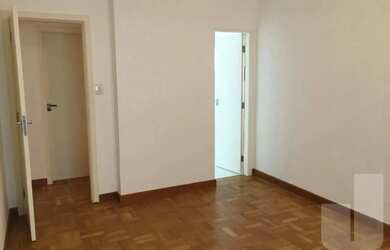 Imagem 9: Apartamento espaçoso, todo reformado, em ótima localização. Oportunidade