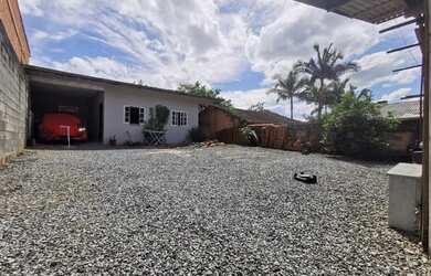 Imagem: O quarto está localizado em Jaraguá 84, Jaraguá do Sul para