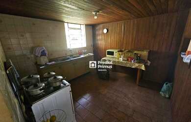 Imagem: A casa possui 2 Dormitórios, 1 Banheiro, 1 Vaga na garagem