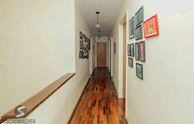 Imagem 12: Casa em Cristal. 247m² de Área, 4 Vagas na garageme4 Dormitórios