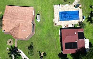 Imagem: O terreno possui 2500m² de Área e está localizado em Centro