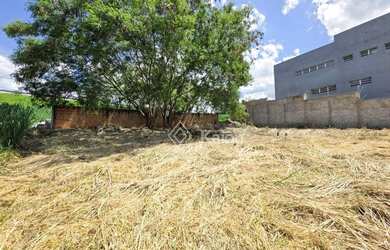 Imagem: O terreno possui 605m² de Área e está localizado em Jardim