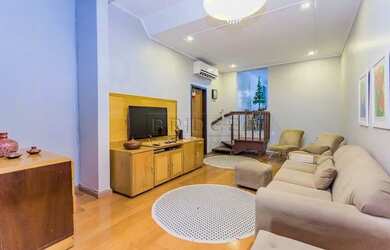 Imagem: A casa possui 3 Dormitórios, 2 Banheiros, 1 Vaga na garagem