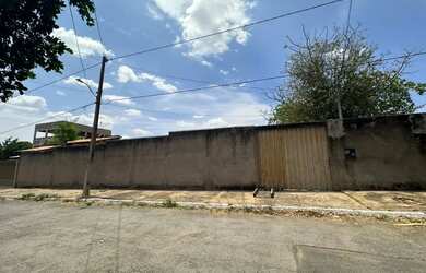 Imagem: O terreno possui 300m² de Área e está localizado em Barra