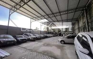 Imagem: O depósito possui 4 Vagas na garagem, 600m² de Área e está