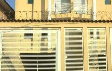 Imagem: A casa possui 3 Dormitórios, 3 Banheiros, 4 Vagas na garagem