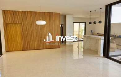 Imagem: A casa em condomínio possui 3 Dormitórios, 5 Banheiros, 293m²