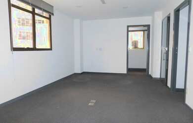 Imagem: O depósito possui 1 Vaga na garagem e 123m² de Área e está