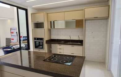 Imagem: A casa em condomínio à venda possui 3 Dormitórios, 5 Banheiros