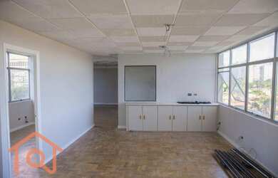 Imagem: O depósito possui 1 Vaga na garagem, 80m² de Área e está