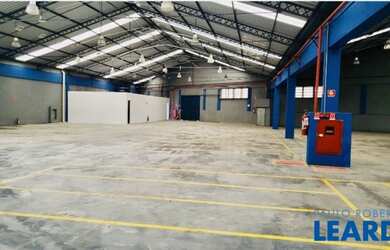 Imagem: O depósito possui 5 Vagas na garagem e 1543m² de Área e está