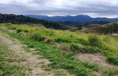 Imagem 4: Lote/Terreno para venda possui 600 metros quadrados em Arujázinho I,...
