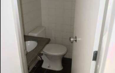 Imagem: O depósito possui 2 Vagas na garagem e 450m² de Área e está