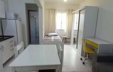 Imagem: A kitnet possui 1 Dormitório, 1 Banheiro, 30m² de Área, Imóvel