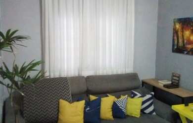 Imagem: A casa possui 3 Dormitórios, 1 Banheiro, 3 Vagas na garagem