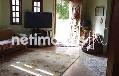 Imagem: A casa possui 3 Dormitórios, 1 Banheiro, 5 Vagas na garagem