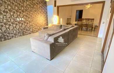 Imagem: A casa possui 3 Dormitórios, 1 Banheiro, 5 Vagas na garagem