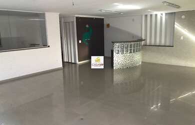 Imagem: O depósito possui 5 Vagas na garagem e 330m² de Área e está