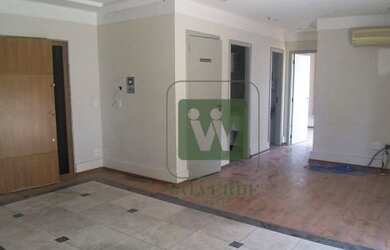 Imagem: O depósito possui 3 Vagas na garagem, 210m² de Área e está