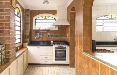 Imagem 9: Sobrado próximo Aeroporto