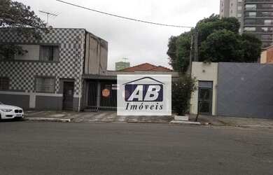 Imagem: A casa possui 3 Dormitórios, 2 Banheiros, 384m² de Área e