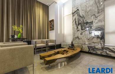 Imagem: A casa em condomínio possui 5 Dormitórios, 5 Banheiros, 5