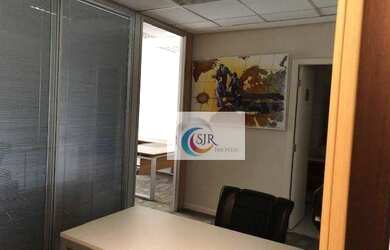 Imagem: O depósito possui 2 Vagas na garagem, 83m² de Área e está