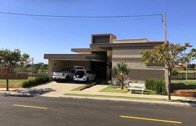 Imagem: A casa em condomínio possui 3 Dormitórios, 4 Banheiros, 2