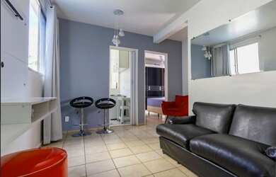 Imagem: O apartamento possui 2 Dormitórios, 1 Banheiro, 1 Vaga na garagem