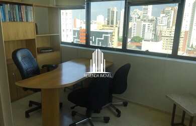 Imagem: O depósito possui 2 Vagas na garagem, 76m² de Área e está