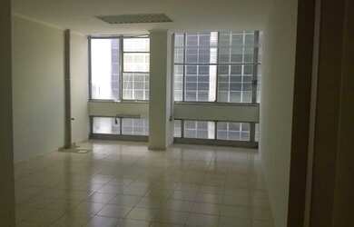 Imagem: O depósito possui 568m² de Área e está localizado em Centro