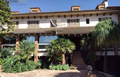 Imagem: O depósito possui 1 Vaga na garagem, 200m² de Área e está