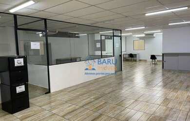 Imagem: O depósito possui 5 Vagas na garagem, 3.440m² de Área e