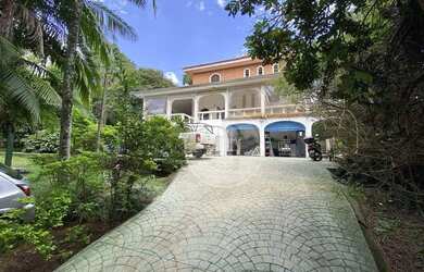 Imagem: O depósito possui 5 Vagas na garagem e 550m² de Área e está