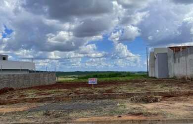 Imagem: O terreno possui 401m² de Área e está localizado em Zona
