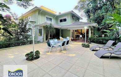 Imagem: A casa em condomínio possui 4 Dormitórios, 5 Banheiros, 5