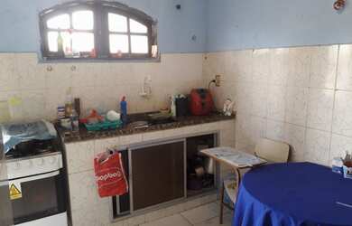 Imagem: A casa possui 2 Dormitórios, 1 Banheiro, 1 Vaga na garagem