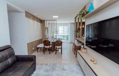 Imagem: O apartamento possui 3 Dormitórios, 2 Banheiros, 2 Vagas na