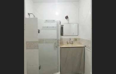 Imagem 8: Alugo apartamento semimobiliado 02 quartos dependência c/ lavabo - Copacabana...