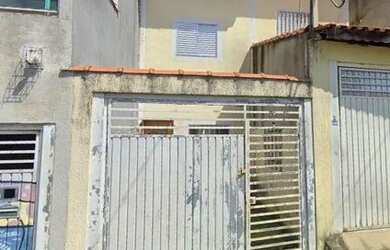 Imagem: A casa possui 2 Dormitórios, 1 Banheiro, 1 Vaga na garagem