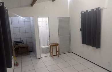 Imagem: A casa possui 1 Banheiro, 18m² de Área e está localizado