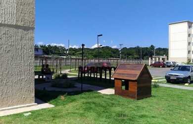 Imagem: O apartamento possui 2 Dormitórios, 1 Banheiro, 1 Vaga na garagem