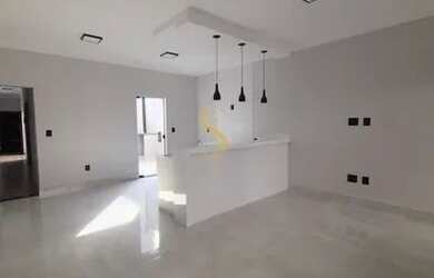 Imagem: A casa possui 3 Dormitórios, 2 Banheiros, 107m² de Área e