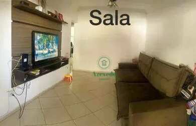 Imagem: A casa possui 2 Dormitórios, 2 Banheiros, 3 Vagas na garagem