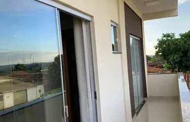 Imagem: A casa possui 4 Dormitórios, 4 Banheiros, 4 Vagas na garagem