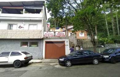 Imagem: A casa possui 1 Dormitório, 1 Banheiro, 30m² de Área e está