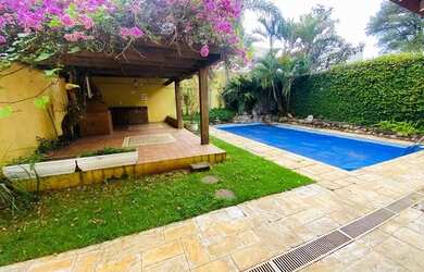 Imagem: A casa em condomínio possui 4 Dormitórios, 4 Banheiros, 2