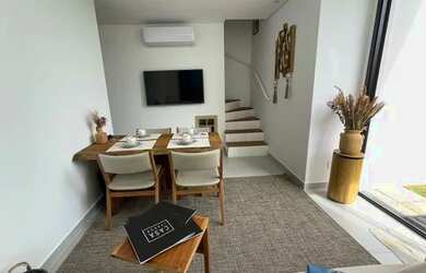 Imagem: A casa em condomínio possui 2 Dormitórios, 3 Banheiros, 2