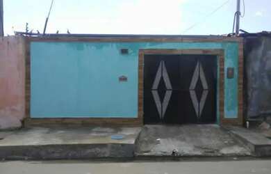 Imagem: A casa possui 2 Dormitórios, 1 Banheiro, 1 Vaga na garagem